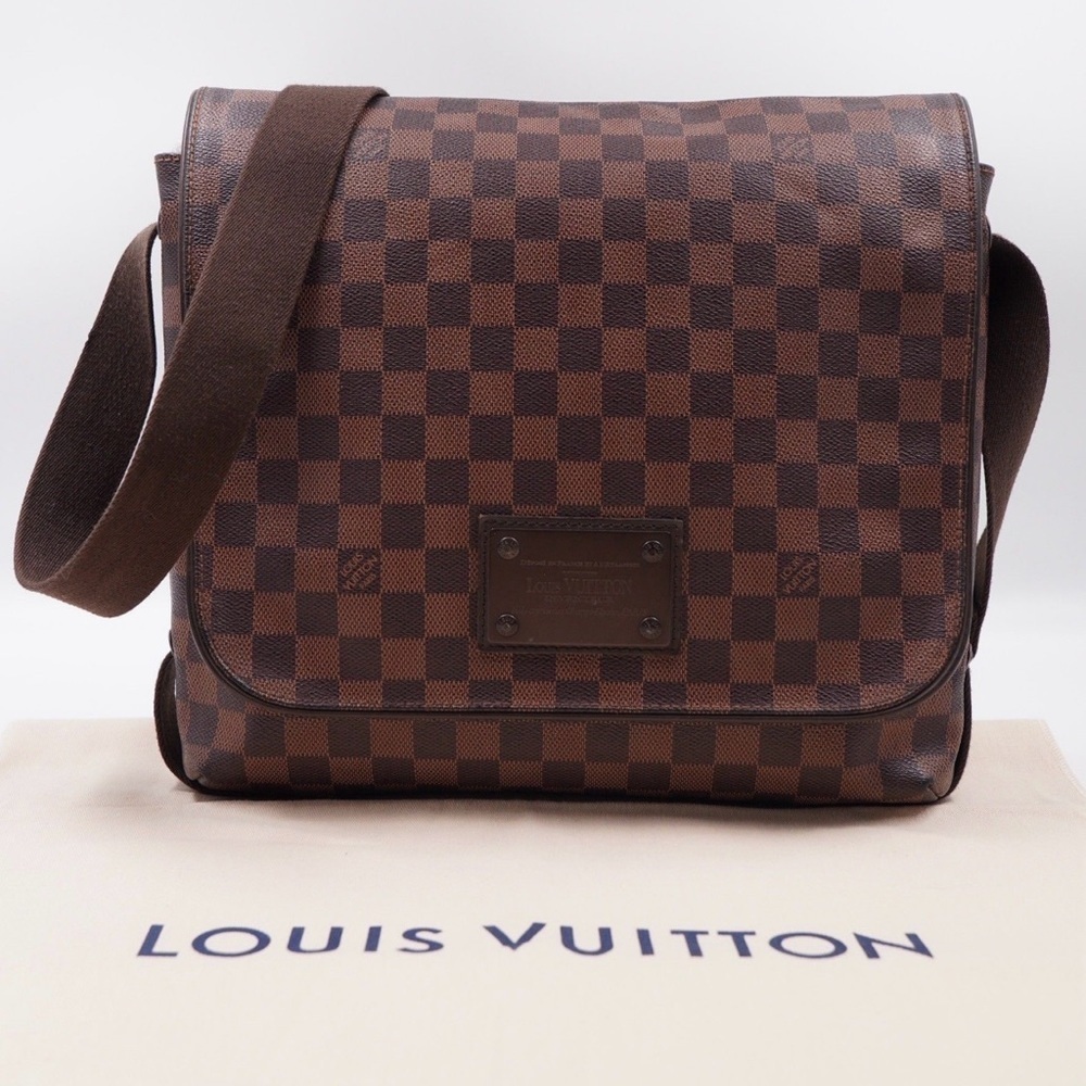 AUTHENTIC Louis Vuitton Damier Ebene messenger Bag